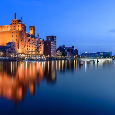 City Apartment Duisburg 2#Netflix &Wlan &Kingsize Bett & Kaffee Maschine & Central & 500M Innenhafen & 2 Min U Bahn エクステリア 写真