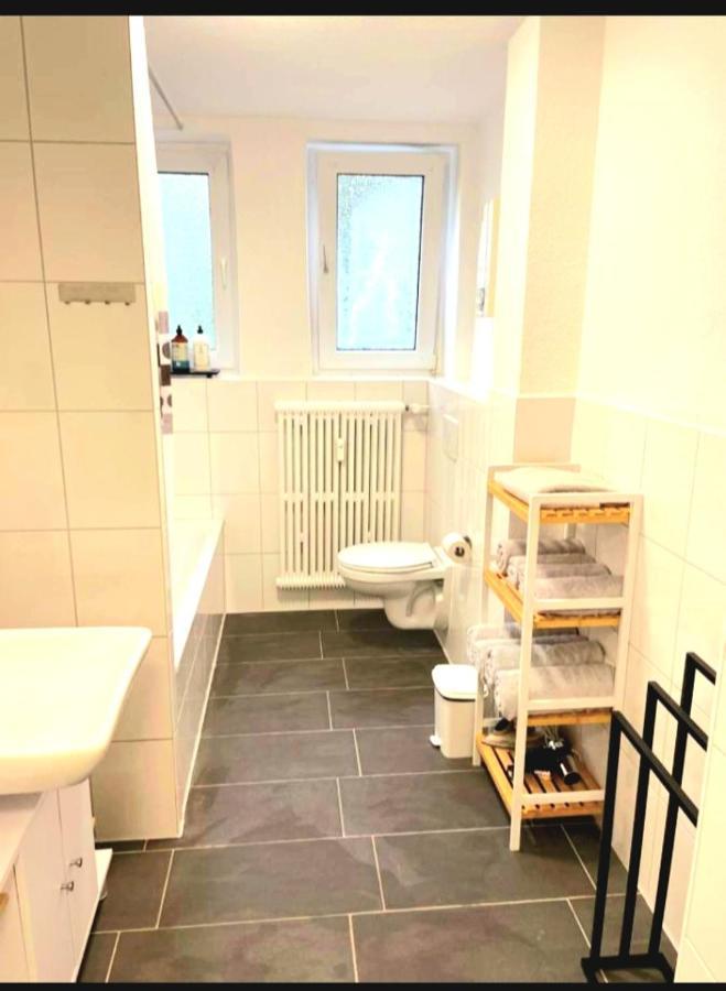 City Apartment Duisburg 2#Netflix &Wlan &Kingsize Bett & Kaffee Maschine & Central & 500M Innenhafen & 2 Min U Bahn エクステリア 写真