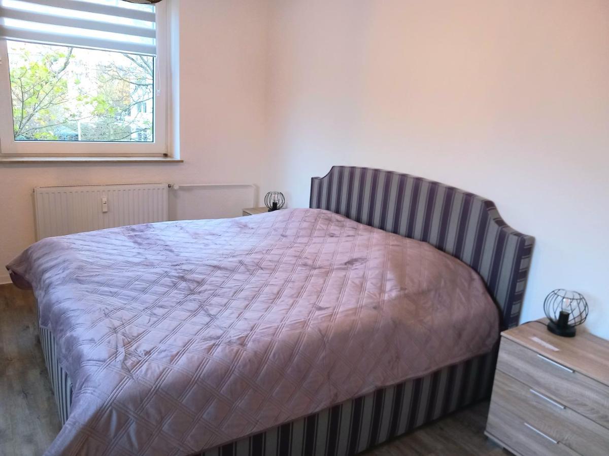 City Apartment Duisburg 2#Netflix &Wlan &Kingsize Bett & Kaffee Maschine & Central & 500M Innenhafen & 2 Min U Bahn エクステリア 写真
